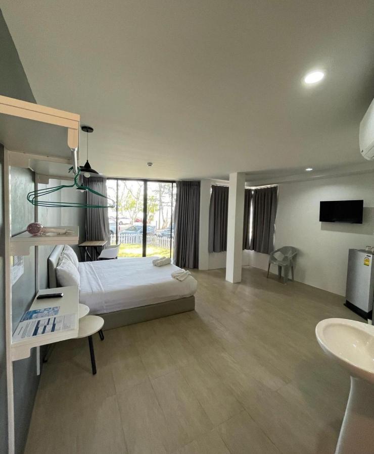 Phuket Muay Thai Hotel Rawai Beach Eksteriør bilde